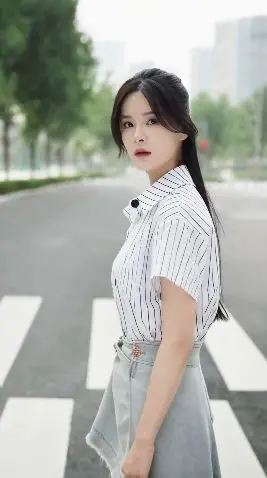 《重生33次我爱她》：打破时间轮回，找寻真爱的奇幻之旅 | 影评深度解析